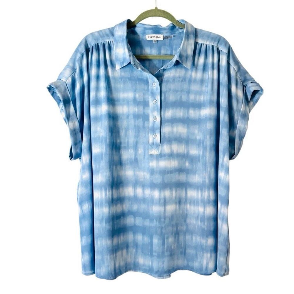 Calvin Klein 1X light blue print relaxed short cuff cap sleeve popover half butt